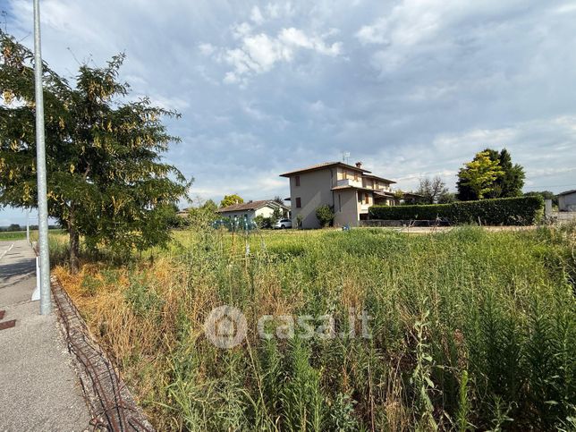 Terreno edificabile in residenziale in Via Madri Canossiane Monteclarensi