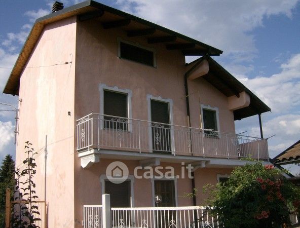 Casa indipendente in residenziale in Via Levone