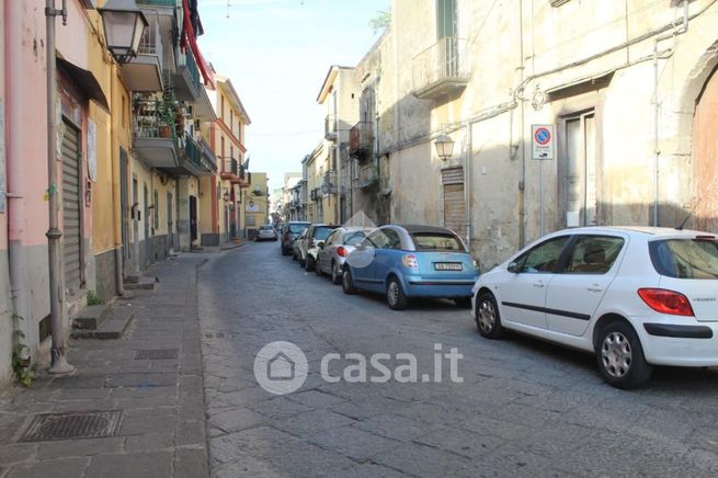 Casa bi/trifamiliare in residenziale in Via Napoli 6