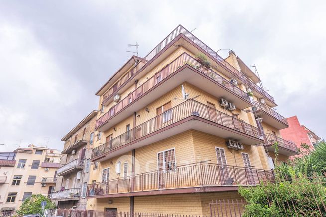 Appartamento in residenziale in Via Alcara Li Fusi 3