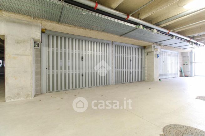 Garage/posto auto in residenziale in Via XXV Aprile