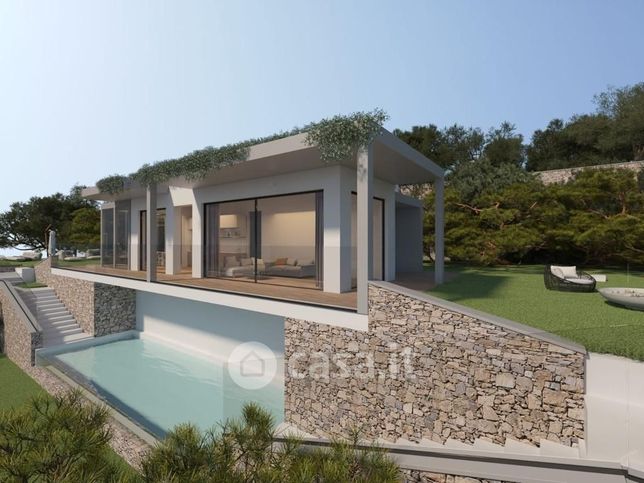 Casa indipendente in residenziale in 