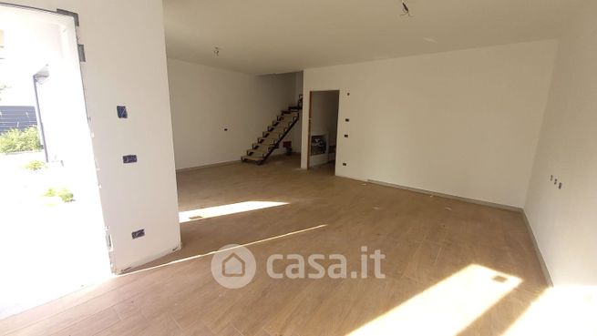Villa in residenziale in Via Madre Teresa di Calcutta