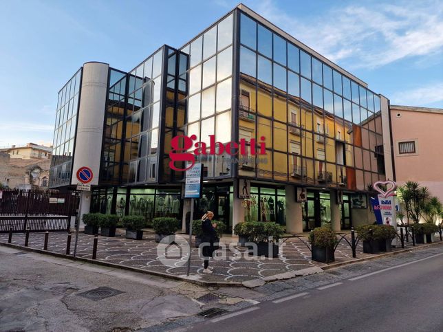 Ufficio in commerciale in Via Santa Croce 9