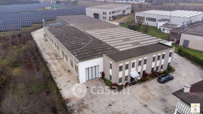 Capannone in commerciale in Viale Ungheria