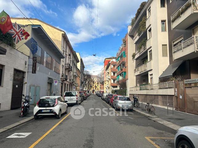 Garage/posto auto in residenziale in Via Perugino 14