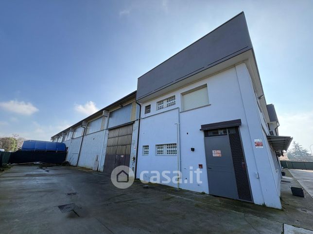 Capannone in commerciale in Via Pastore 4