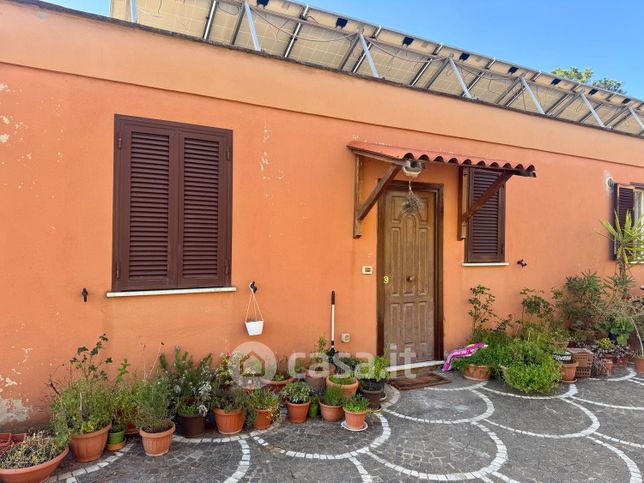 Appartamento in residenziale in Via dei Laghi 2