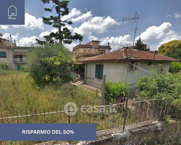 Appartamento in residenziale in Via Torrebruna 10