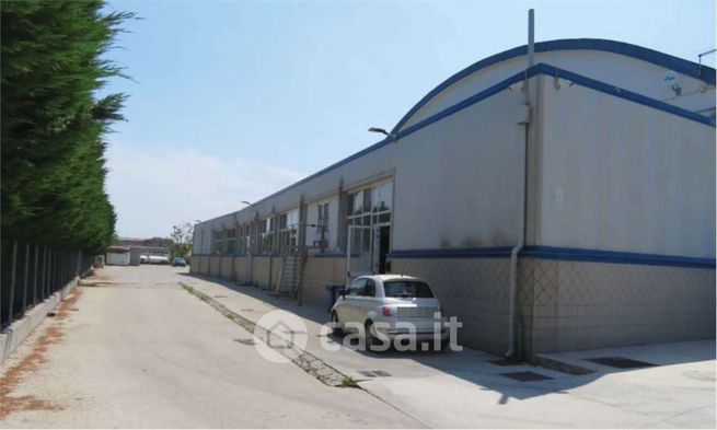 Capannone in commerciale in Strada Statale Romea