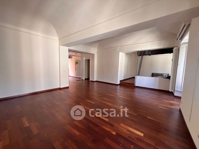 Ufficio in commerciale in Via Monte Napoleone 3