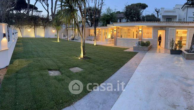 Villa in residenziale in Via Portovenere