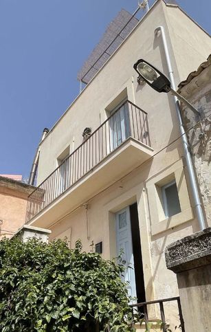 Casa indipendente in residenziale in