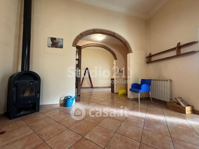 Appartamento in residenziale in Via Francesco Petrarca