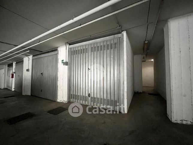 Box/posto auto in residenziale in Via Metauro