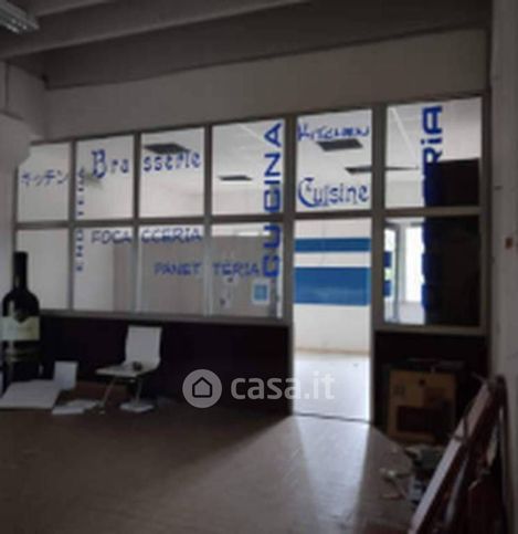 Capannone in commerciale in Strada Novi