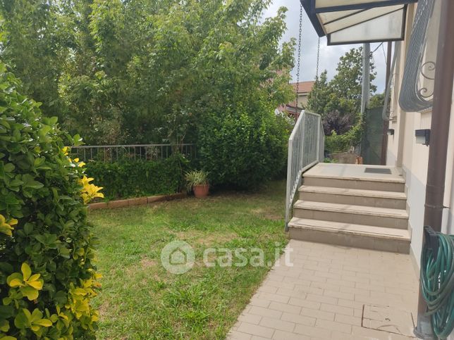 Appartamento in residenziale in Via Massa Neri