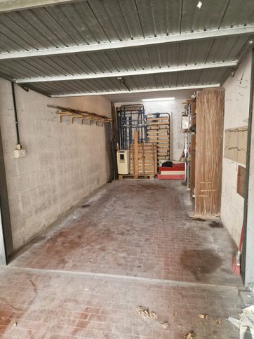 Box/posto auto in residenziale in Via Lazzero Taldi