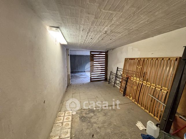 Box/posto auto in residenziale in Viale della Libertà 121