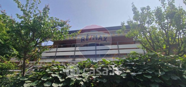 Appartamento in residenziale in Viale Ticino 10