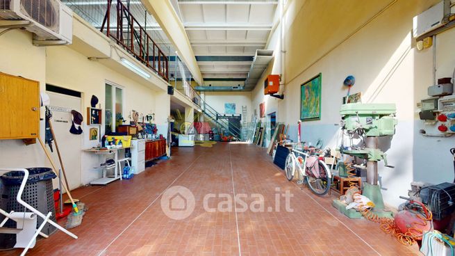 Capannone in commerciale in Via Miglioli 5
