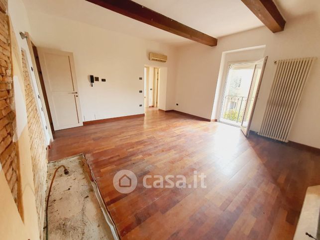 Appartamento in residenziale in Via Porte Rosse 24