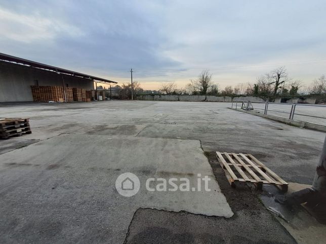 Capannone in commerciale in Viale delle Industrie