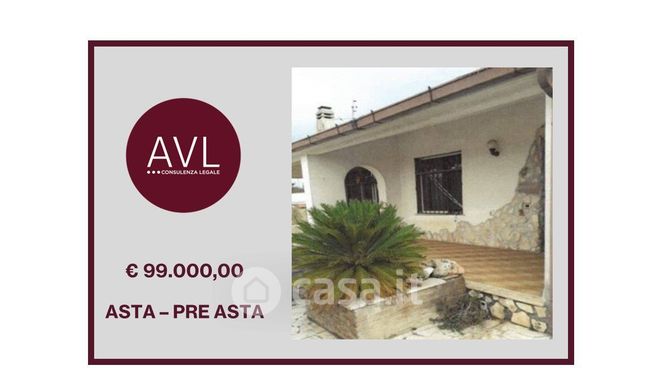 Villa in residenziale in Via dei Lupini 12