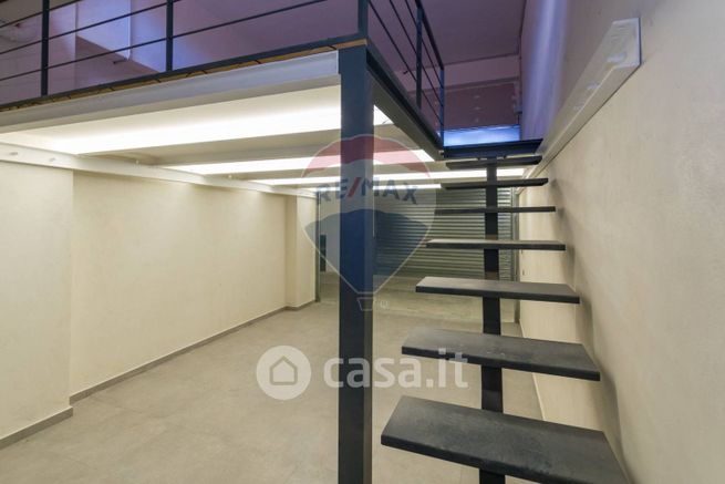 Box/posto auto in residenziale in Via Umberto Giordano 176