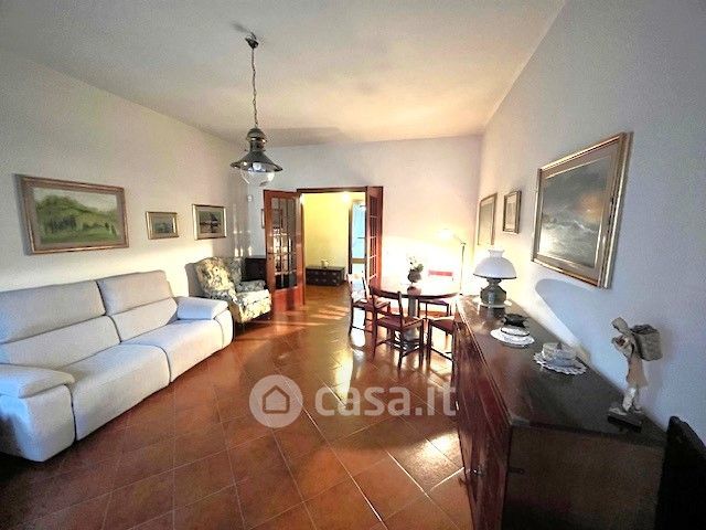 Appartamento in residenziale in Piazza Villa Chayes