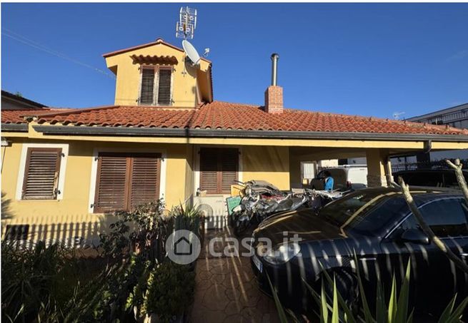 Villa in residenziale in Via delle Allodole 10