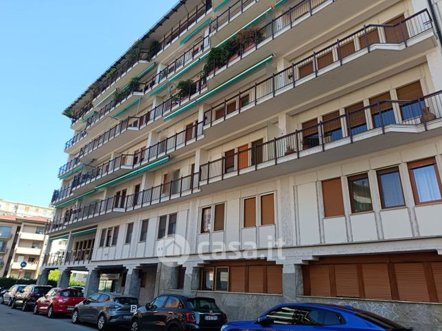 Ufficio in commerciale in Via Giovanni Ingrao