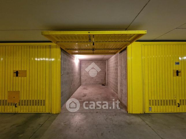 Garage/posto auto in residenziale in Via dei Ciclamini 20