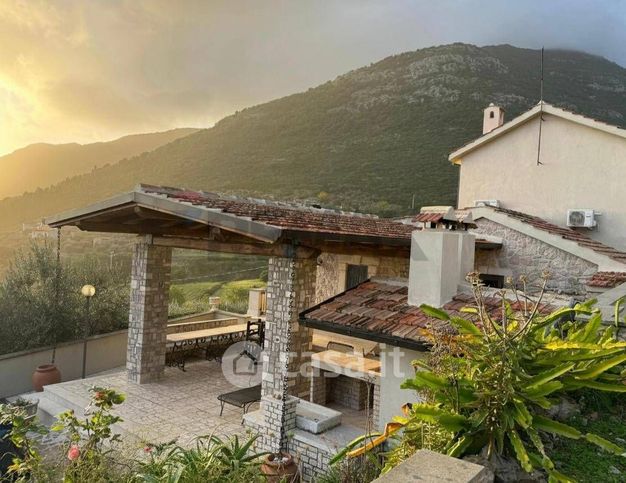 Villa in residenziale in Via Campolungo 34