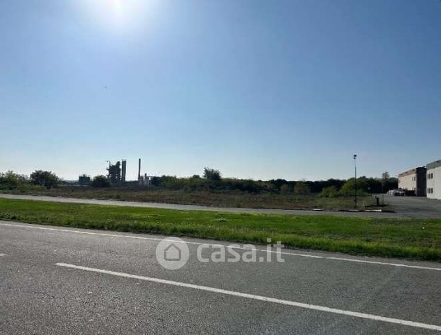 Capannone in commerciale in Corso XXV Aprile