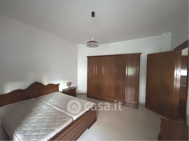 Appartamento in residenziale in Via Lucania