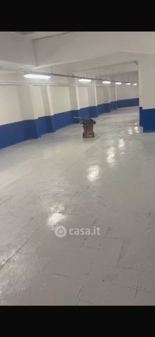 Box/posto auto in residenziale in Viale Francesco Redi 5