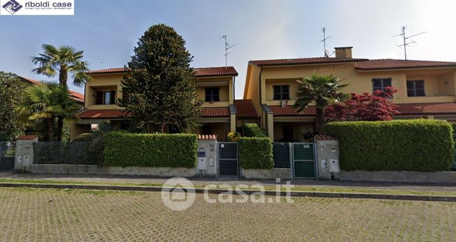 Villa in residenziale in Via Maria Grazia Deledda