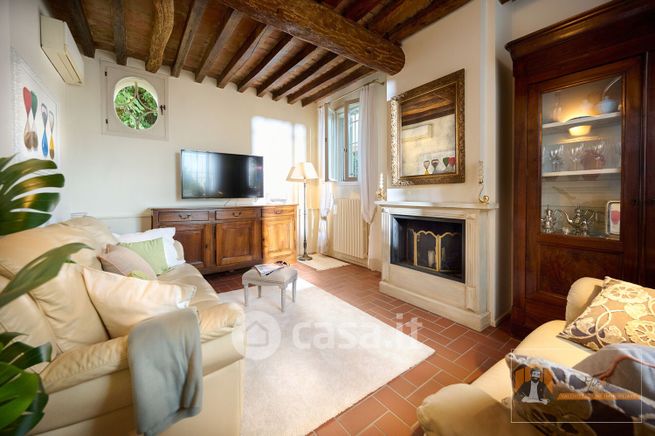 Casa indipendente in residenziale in Via Caduti Per la Liberta' 79