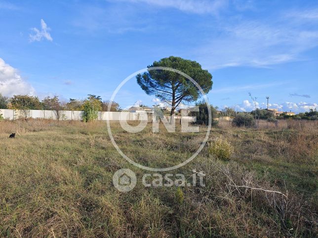 Terreno edificabile in residenziale in Via Lecce Nei Marsi 1