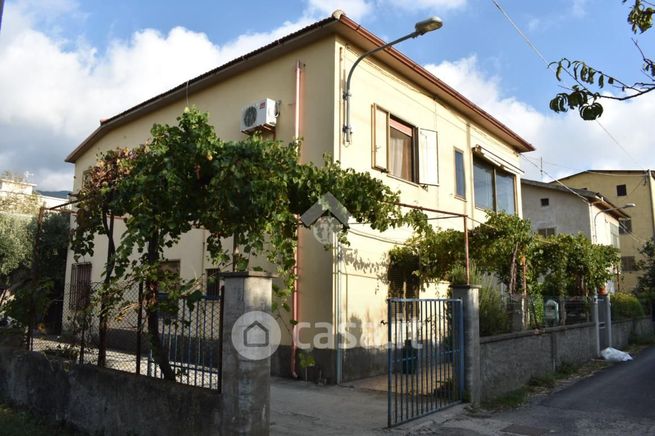 Casa indipendente in residenziale in Contrada Lago Sotto Strada 8
