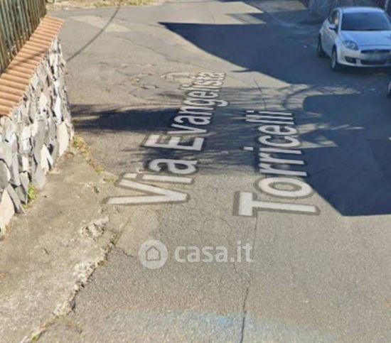 Box/posto auto in residenziale in Via Evangelista Torricelli 8