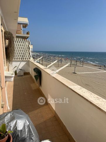 Appartamento in residenziale in Lungomare Enea 54