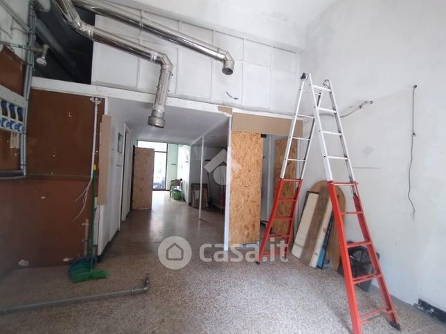 Capannone in commerciale in Via Salvo D'Acquisto 10