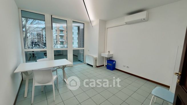 Ufficio in commerciale in Via Alfonso Lamarmora 17