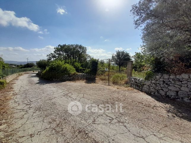 Terreno agricolo in commerciale in Contrada Cugnarelli- Valverde