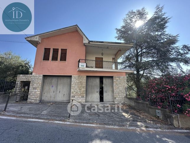 Villa in residenziale in Via Felice Musso 104