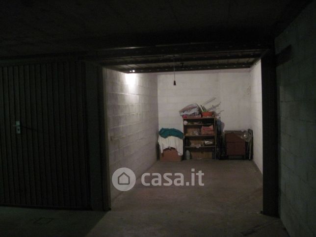 Garage/posto auto in residenziale in Via Piave 27