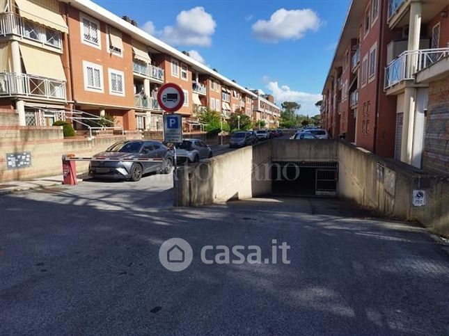 Garage/posto auto in residenziale in Via Arrigo Minerbi