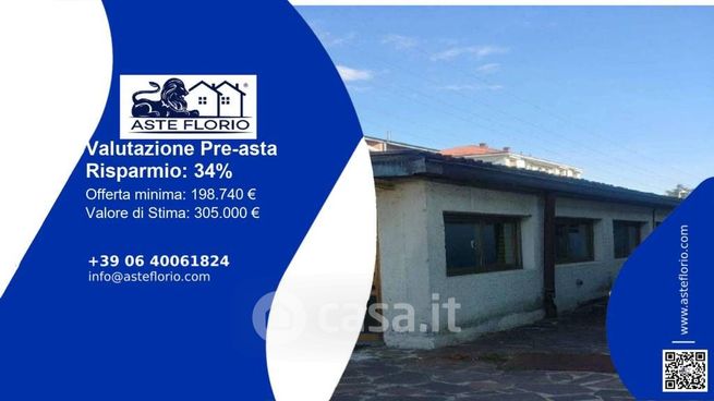 Ufficio in commerciale in Via Solera 5